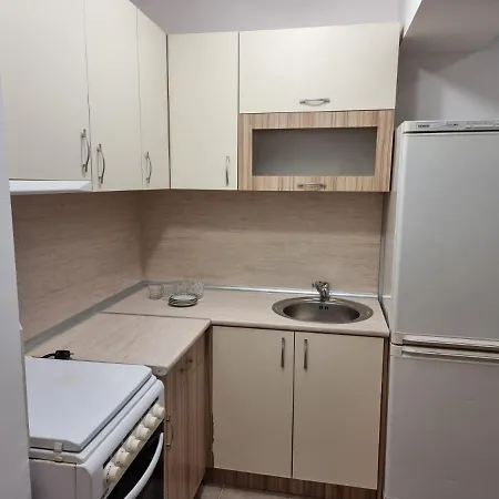 2 Bedroom Pretty In South Apartment