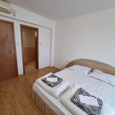 Apartment 2 Bedroom Pretty In South