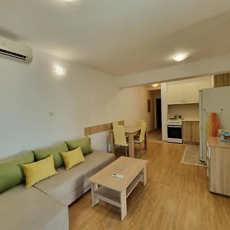 2 Bedroom Pretty In South Sveti Vlas