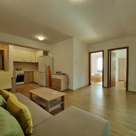 2 Bedroom Pretty In South Apartment Sveti Vlas