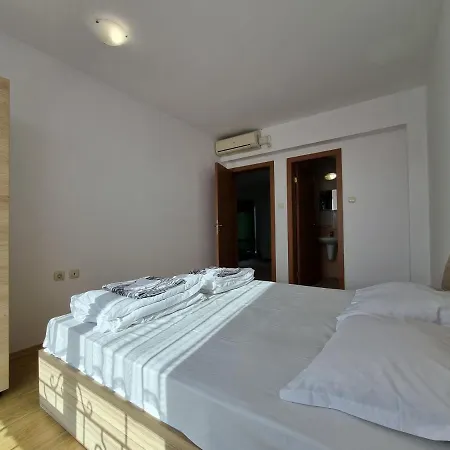 2 Bedroom Pretty In South *
