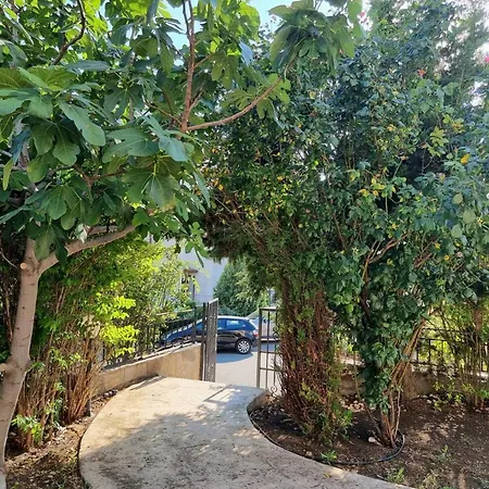 2 Bedroom Pretty In South Apartment Sveti Vlas