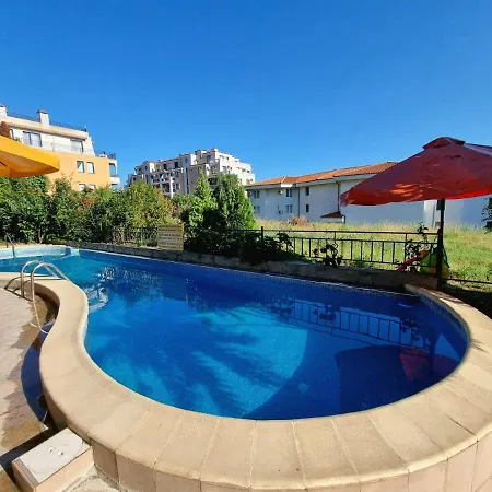 2 Bedroom Pretty In South Sveti Vlas